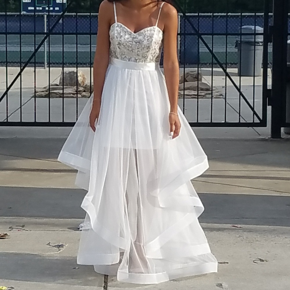 TLC Says Yes to Prom Dress